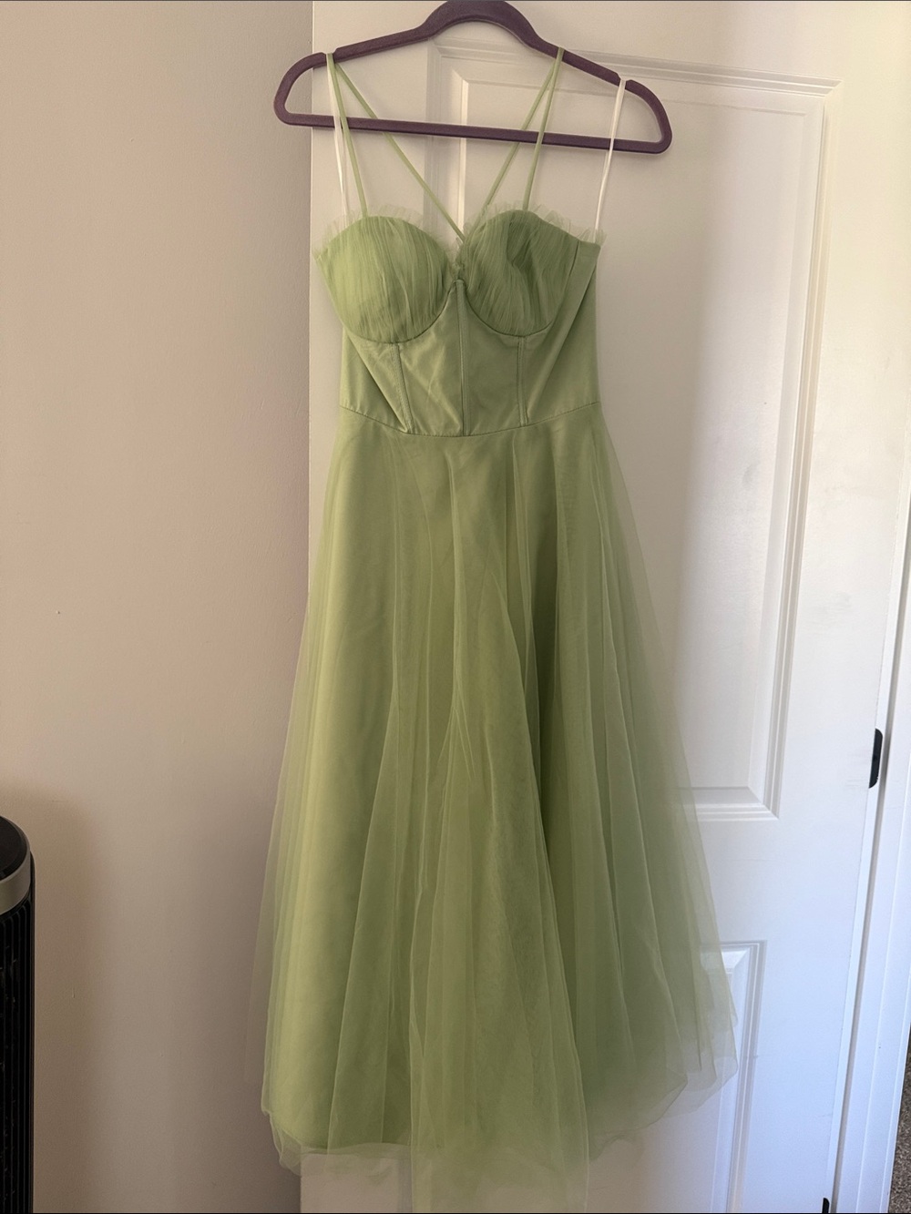Elegant Light Spring Green Tulle Midi Dress with Corset Bodice
